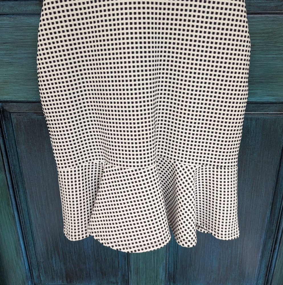 Banana Republic Black White Check Cocoon Flounch Peplum Hem Dress Size 6 - Picture 4 of 6